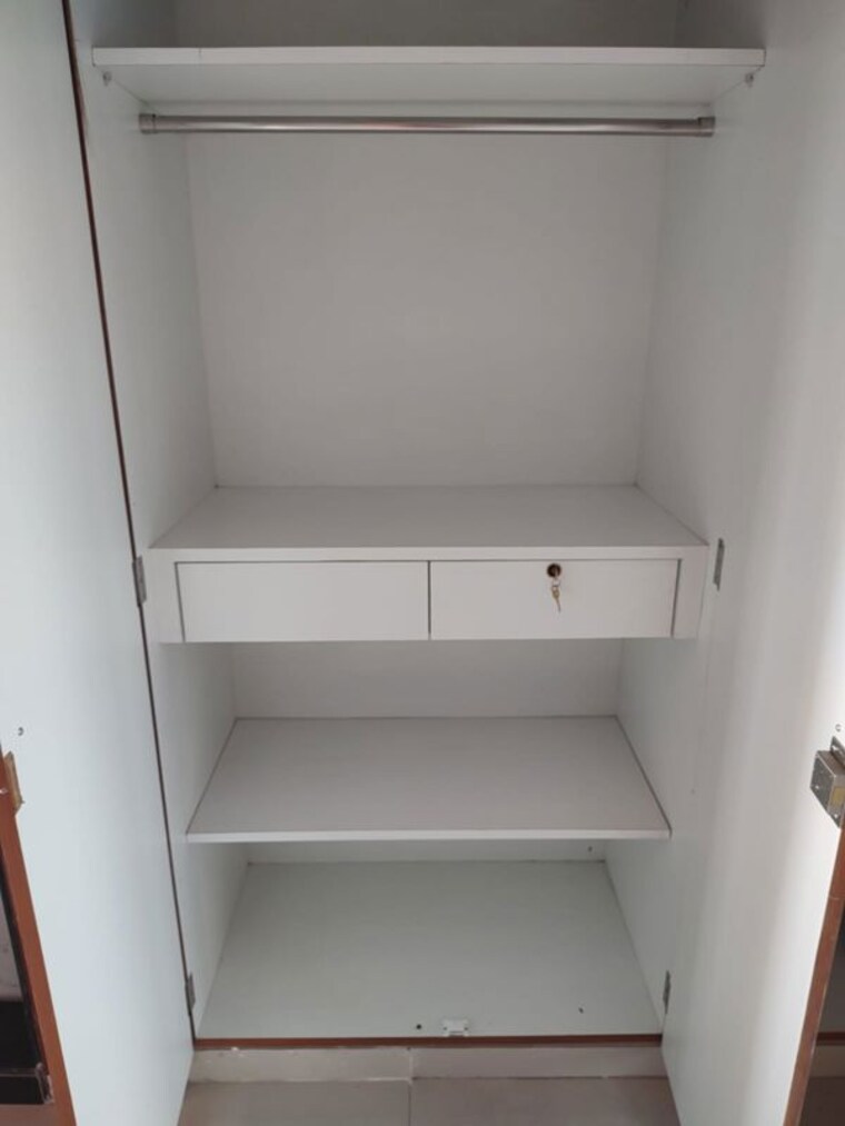 Other, panchpakhadi-jewel 3 Bedroom 900 Sq.Ft. Apartment In Panch Pakhadi Thane 9904146