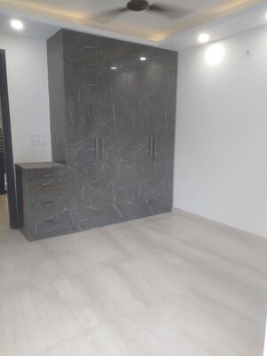 Room in 3 BHK Builder Floor at Hauz Khas – for Sale