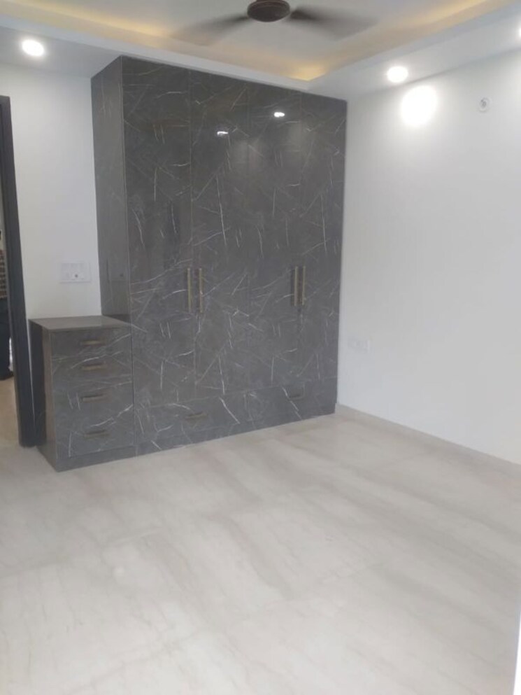 Room, hauz khas 3 Bedroom 140 Sq.Yd. Builder Floor In Hauz Khas Delhi 9864107