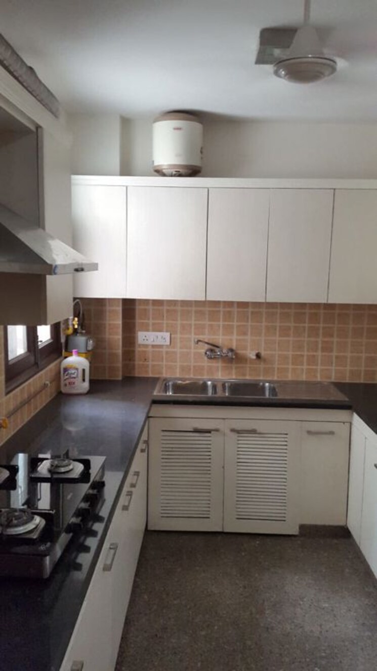 Kitchen, greater kailash i 3 Bedroom 208 Sq.Yd. Builder Floor In Greater Kailash I Delhi 9808325