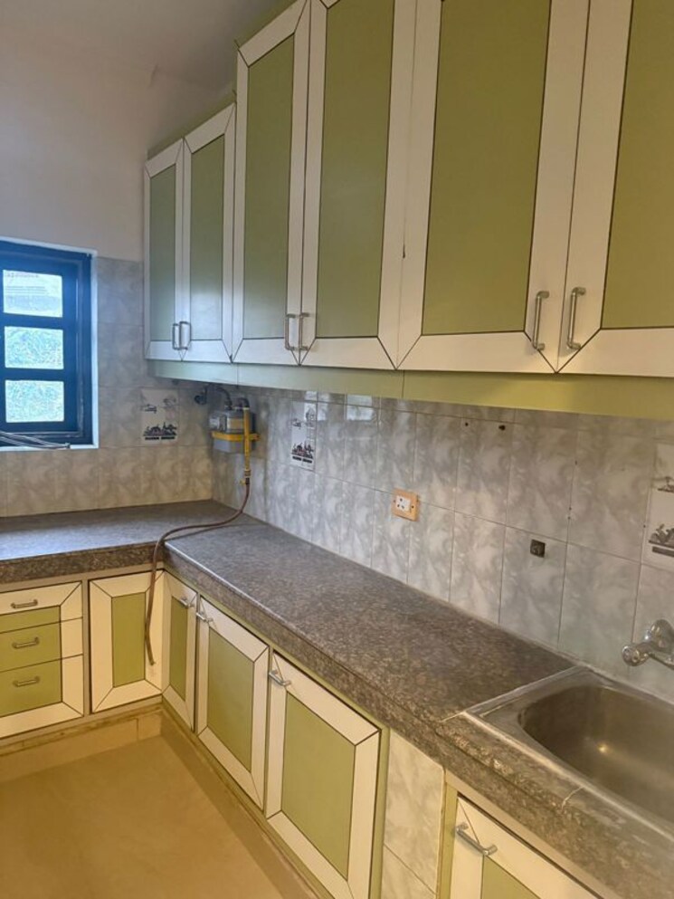 Kitchen, new friends colony 4 Bedroom 550 Sq.Yd. Apartment In New Friends Colony Delhi 9904185