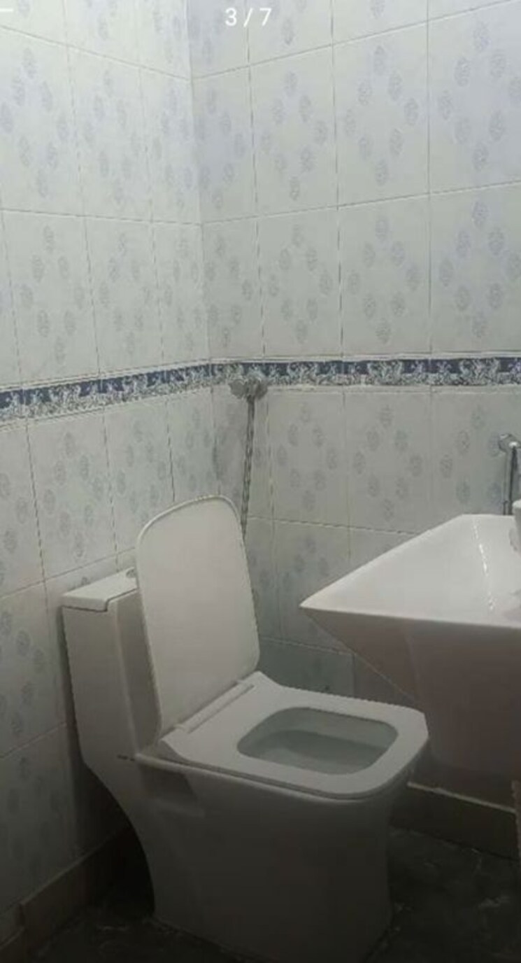 Bathroom, sector 61 2 Bedroom 500 Sq.Ft. Builder Floor In Sector 61 Chandigarh 9904192