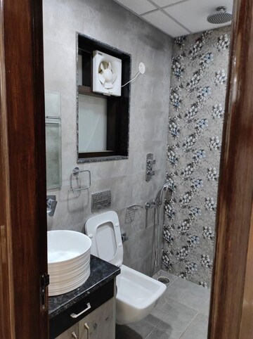 Bathroom in 4 BHK Builder Floor at Ardee City, Sector 52 – for Sale