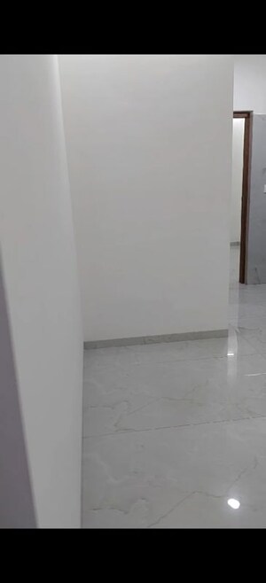 Room in 1 BHK Apartment at Goregaon West – for Sale