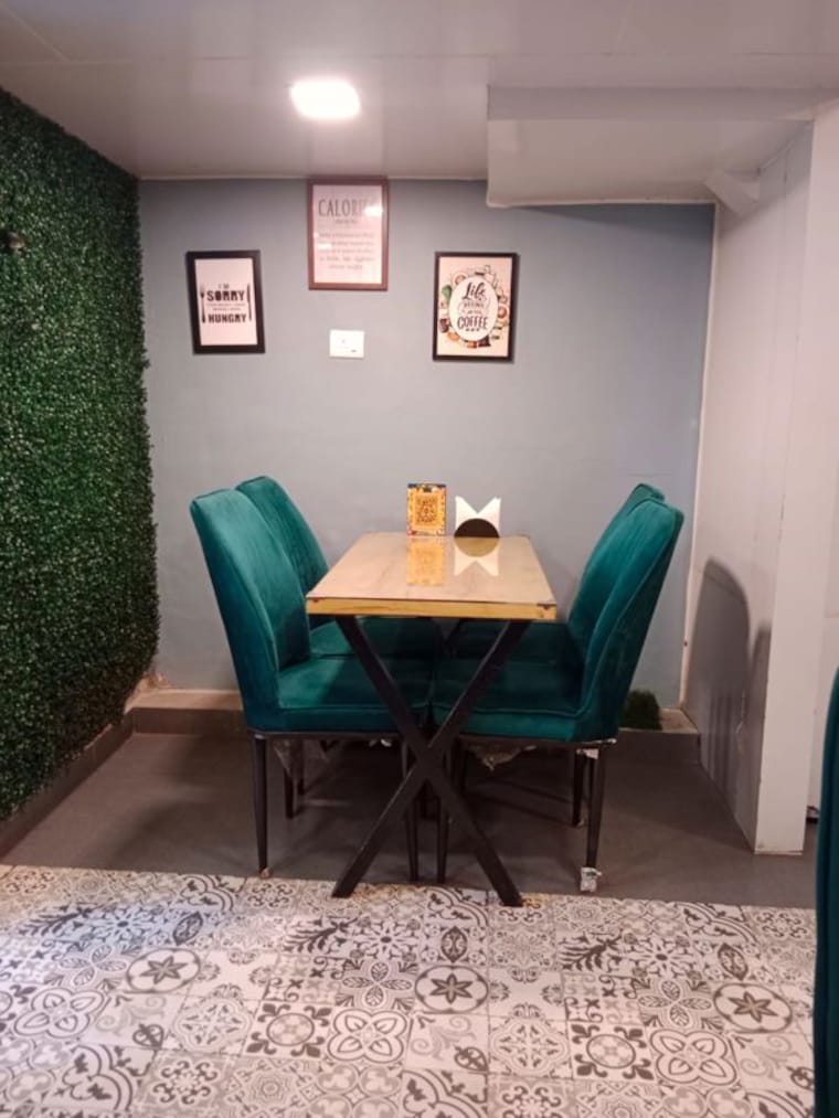 Team Area, andheri west Commercial Shop 300 Sq.Ft. In Andheri West Mumbai 9904203