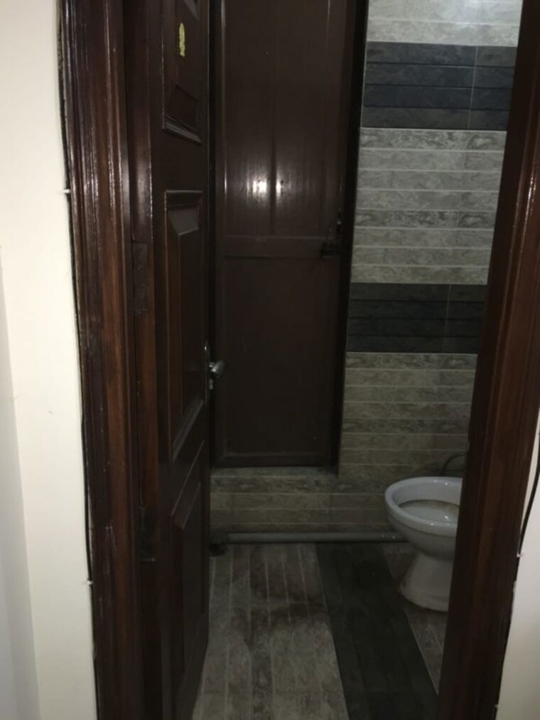undefined, jungpura extension 2 Bedroom 100 Sq.Yd. Apartment In Jungpura Extension Delhi 9904206