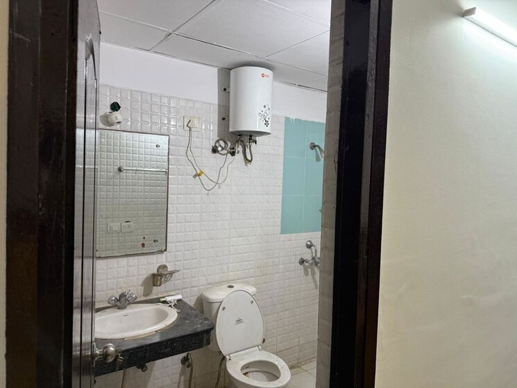 Bathroom, rps-palm-drive 3 Bedroom 125 Sq.Yd. Builder Floor In Sector 88 Faridabad 9904209