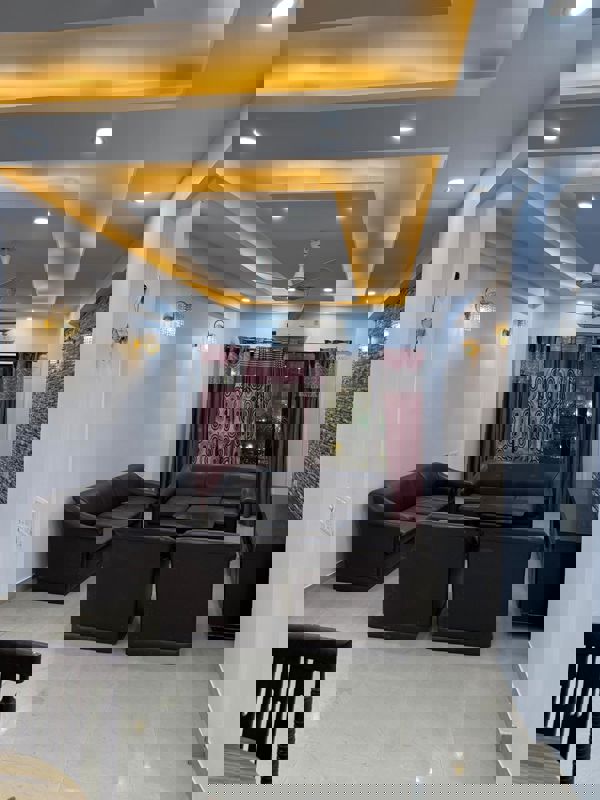 3 BHK + Pooja Room 125 Sq.Yd. Builder Floor in RPS Palm Drive