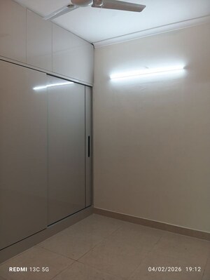 Room in 2 BHK Apartment at Signature Global Prime, Sector 63a – for Sale