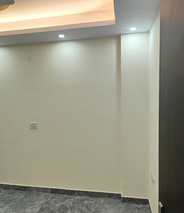 Room in 2 BHK Builder Floor at Sector 8 Dwarka – for Rent