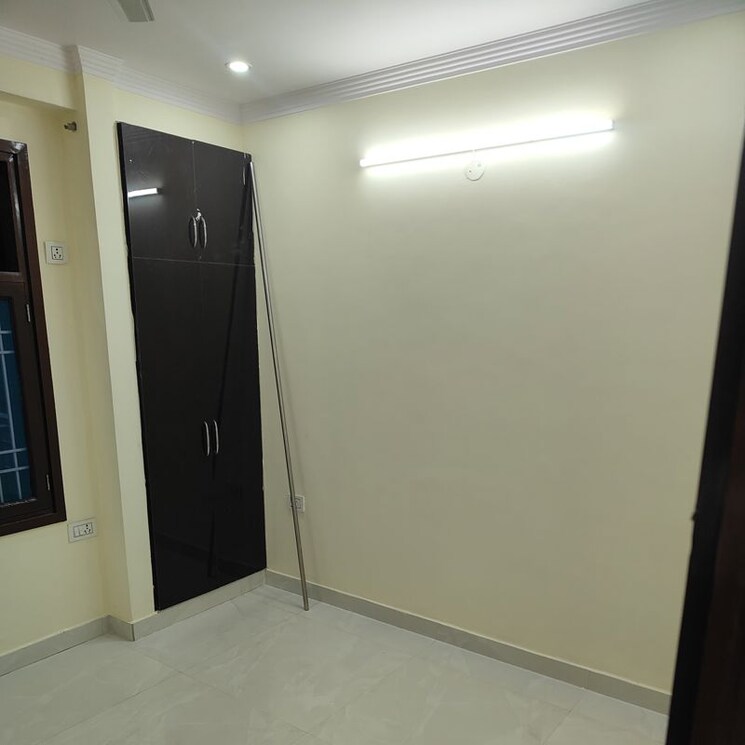 Room, sector 8 dwarka 2 Bedroom 450 Sq.Ft. Builder Floor In Sector 8 Dwarka Delhi 9904217