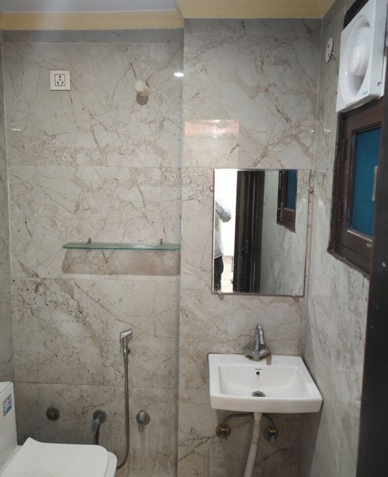 Bathroom, sector 8 dwarka 2 Bedroom 450 Sq.Ft. Builder Floor In Sector 8 Dwarka Delhi 9904217