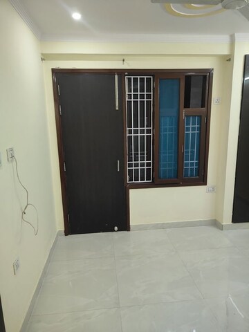 Room in 2 BHK Builder Floor at Sector 8 Dwarka – for Rent