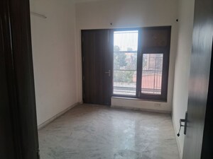 3 BHK Builder Floor For Rent in Sector 44