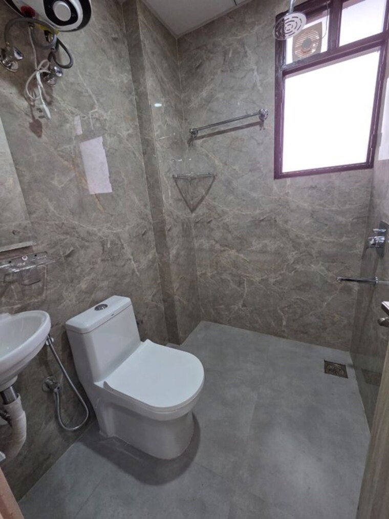 Bathroom, unitech-south-city-1 Studio 250 Sq.Ft. Builder Floor In South City 1 Gurgaon 9904221