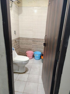 Bathroom in 1 RK Builder Floor at Saurabh Niwas, Sector 40 – for Rent