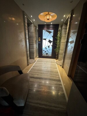 Building Lobby in 3.5 BHK Apartment at Siddhivinayak Horizon, Prabhadevi – for Rent