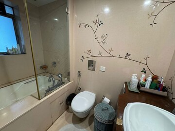 Bathroom in 3.5 BHK Apartment at Siddhivinayak Horizon, Prabhadevi – for Rent