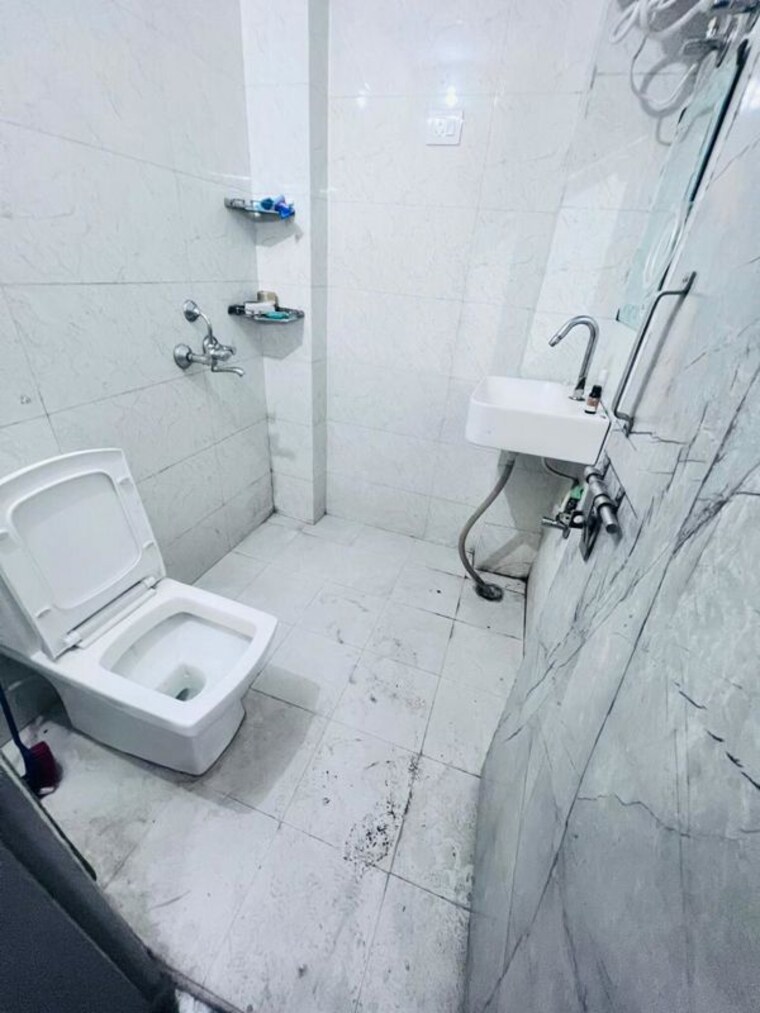 Bathroom, greenwood-city 1 RK 180 Sq.Ft. Builder Floor In Sector 40 Gurgaon 9904235