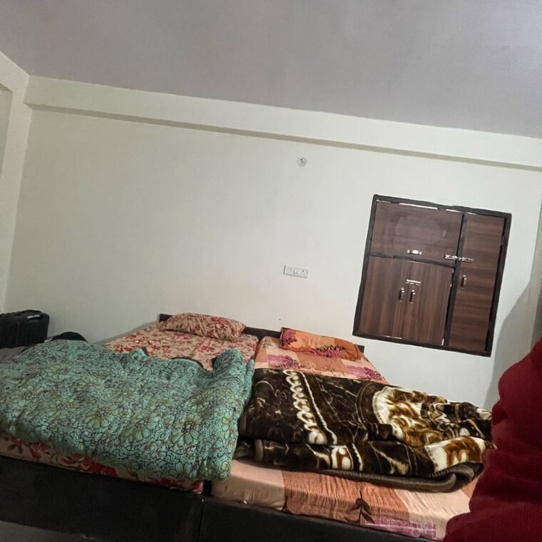 Bedroom, sector 134 Pg For Boys & Girls In Sector 134 9904236