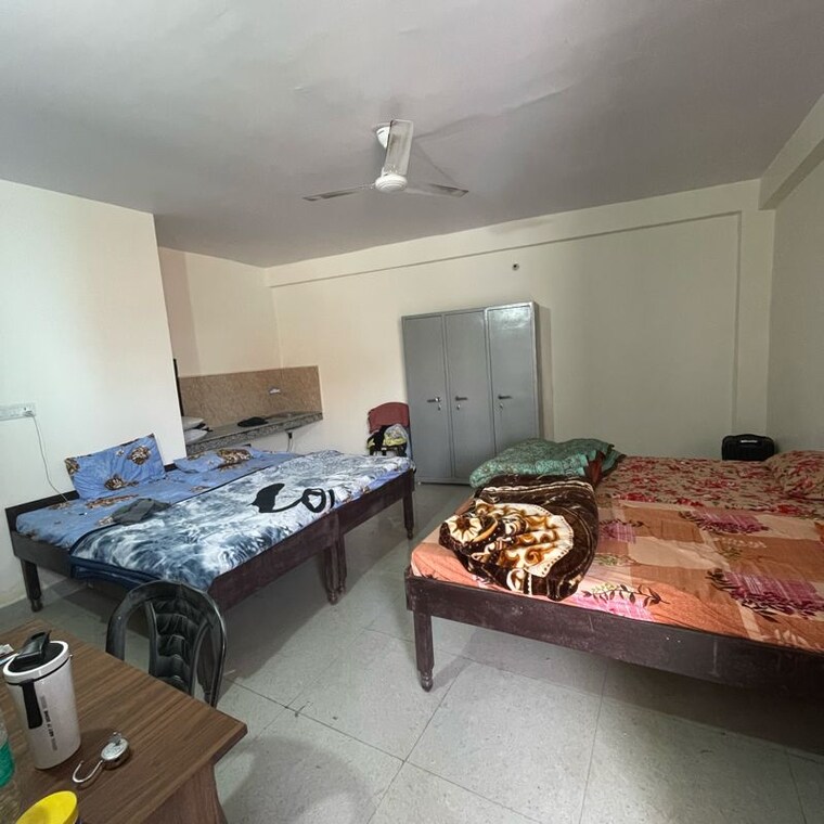 Bedroom, sector 134 Pg For Boys & Girls In Sector 134 9904236