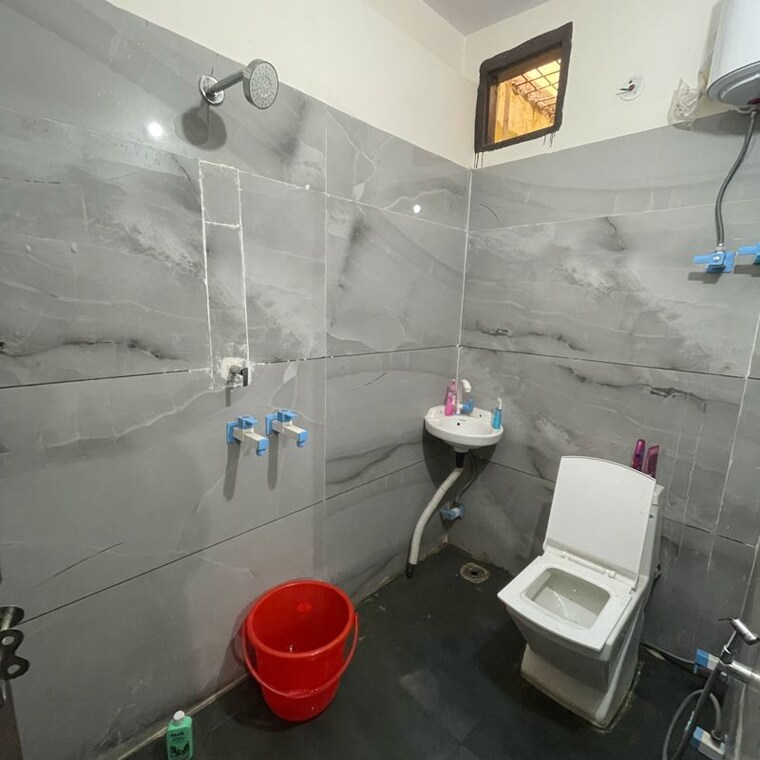 Bathroom, sector 134 Pg For Boys & Girls In Sector 134 9904236