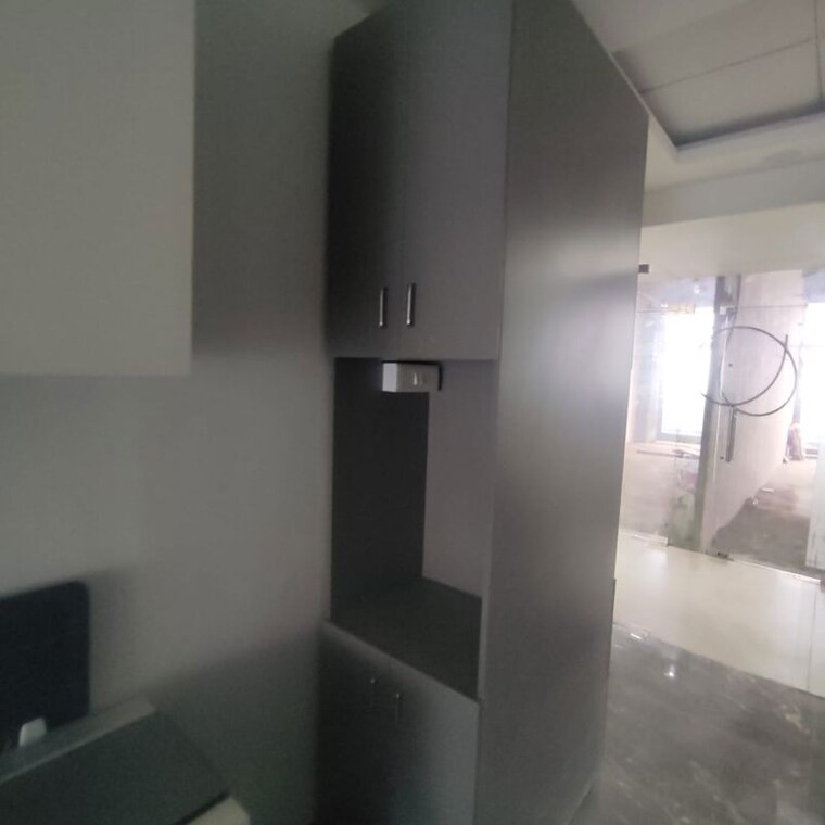 Room, alphathum Commercial Office Space 532 Sq.Ft. In Sector 90 Noida 9904241