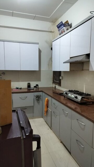 Kitchen in 2 BHK Builder Floor at DLF City Phase IV, Dlf Phase iv – for Rent