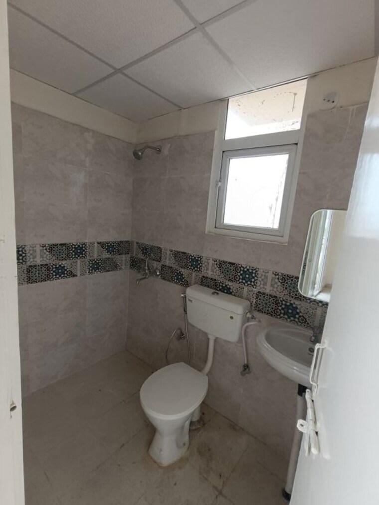Bathroom, signature-global-prime-phase-2 2 Bedroom 1232 Sq.Ft. Apartment In Sector 63a Gurgaon 9085143