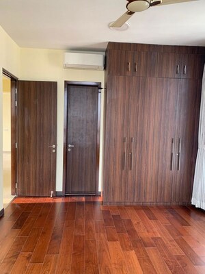 Room in 3 BHK Apartment at Piramal Vaikunth, Balkum Pada – for Rent