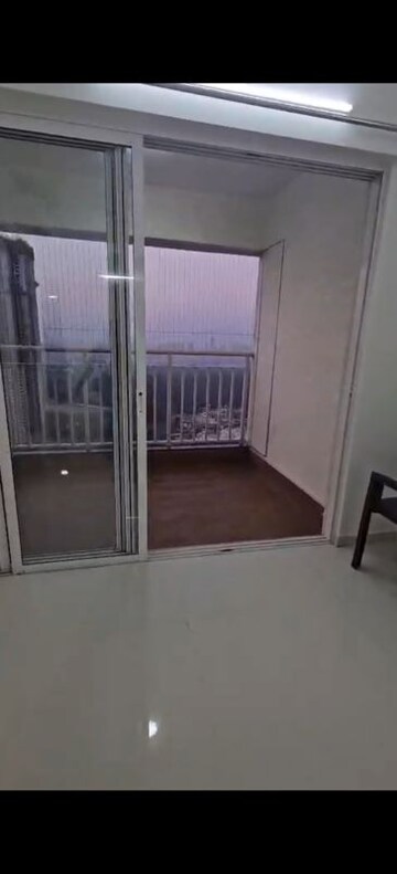 Room in 3 BHK Apartment at Lodha Amara Tower 49 and 50, Kolshet Road – for Rent