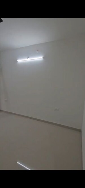 Room in 3 BHK Apartment at Lodha Amara Tower 49 and 50, Kolshet Road – for Rent