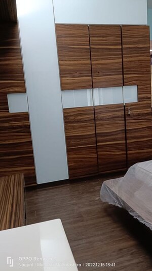 Room in 3 BHK Apartment at Elco Residency, Bandra West – for Sale