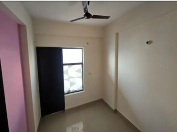 Room in 3 BHK Apartment at Adore Happy Homes Grand, Sector 85 – for Rent