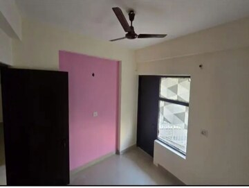 Room in 3 BHK Apartment at Adore Happy Homes Grand, Sector 85 – for Rent