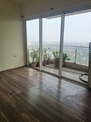 Room in 2 BHK Apartment at L&T Crescent Bay T2, Parel – for Rent