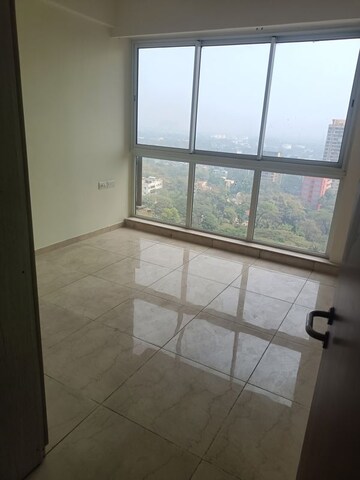 Room in 2 BHK Apartment at L&T Crescent Bay T2, Parel – for Rent