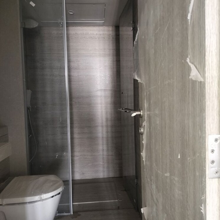 Bathroom, rustomjee-paramount 2 Bedroom 777 Sq.Ft. Apartment In Khar West Mumbai 9904321