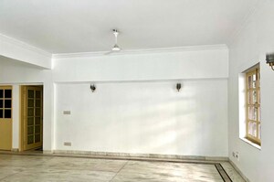 Master Bedroom in 4 BHK Builder Floor at Greater Kailash I – for Rent