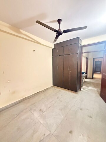 Room in 1 BHK Builder Floor at Ballupur – for Rent