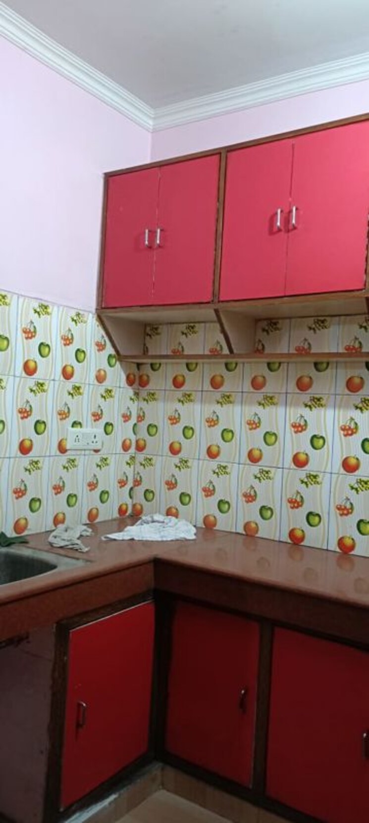 undefined, sector 12 1.5 Bedroom 880 Sq.Ft. Independent House In Sector 12 Noida 9904366