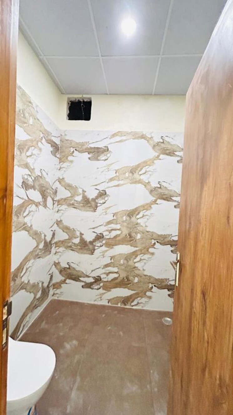 Bathroom, sector 55 2 Bedroom 2400 Sq.Ft. Independent House In Sector 55 Noida 9904369