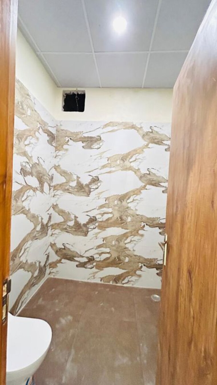 Bathroom, sector 55 2 Bedroom 2400 Sq.Ft. Independent House In Sector 55 Noida 9904369