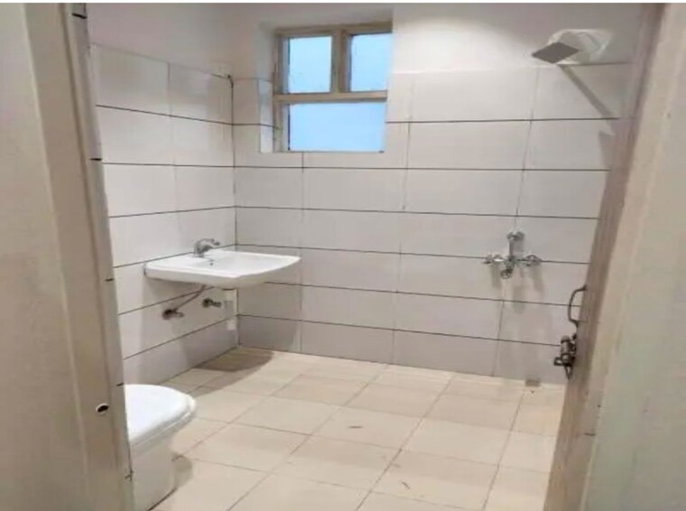 Bathroom, amolik-sankalp 3 Bedroom 646 Sq.Ft. Apartment In Sector 85 Faridabad 9904371