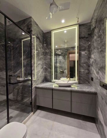 Washroom in 4 BHK Builder Floor at DLF City Centre, Sector 28 – for Sale