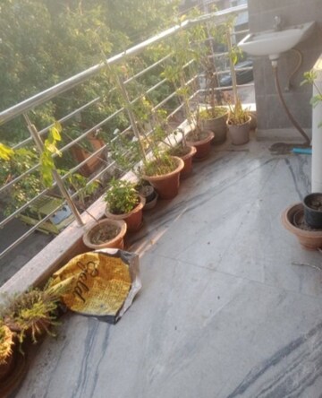 Balcony in 1 BHK Villa at Aliganj – for Rent