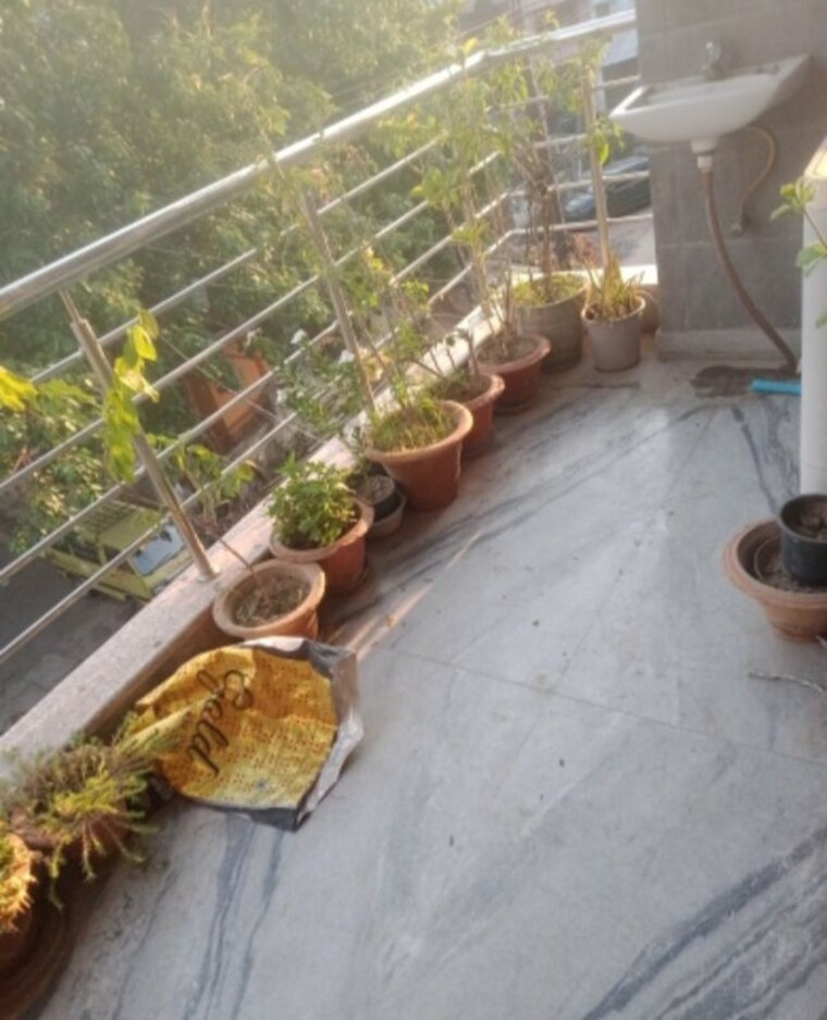 Balcony, aliganj 1 Bedroom 910 Sq.Ft. Villa In Aliganj Lucknow 9904421