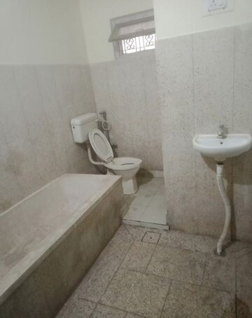 Bathroom in 1 BHK Villa at Aliganj – for Rent