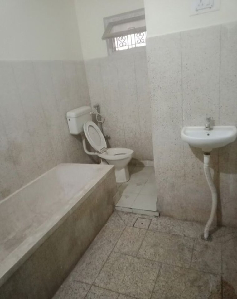 Bathroom, aliganj 1 Bedroom 820 Sq.Ft. Villa In Aliganj Lucknow 9904428