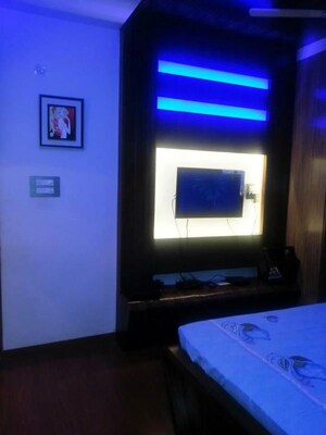 Bathroom in 3 BHK Apartment at Bailey Road – for Rent